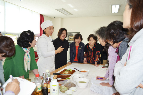 10월 거북이공방 워크숍-평화가 깃든 밥상 메인 이미지