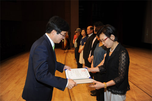 수원시민 인문교양 아카데미 수료식 및 박경철원장 가정경제 희망찾기 특강 2번 이미지