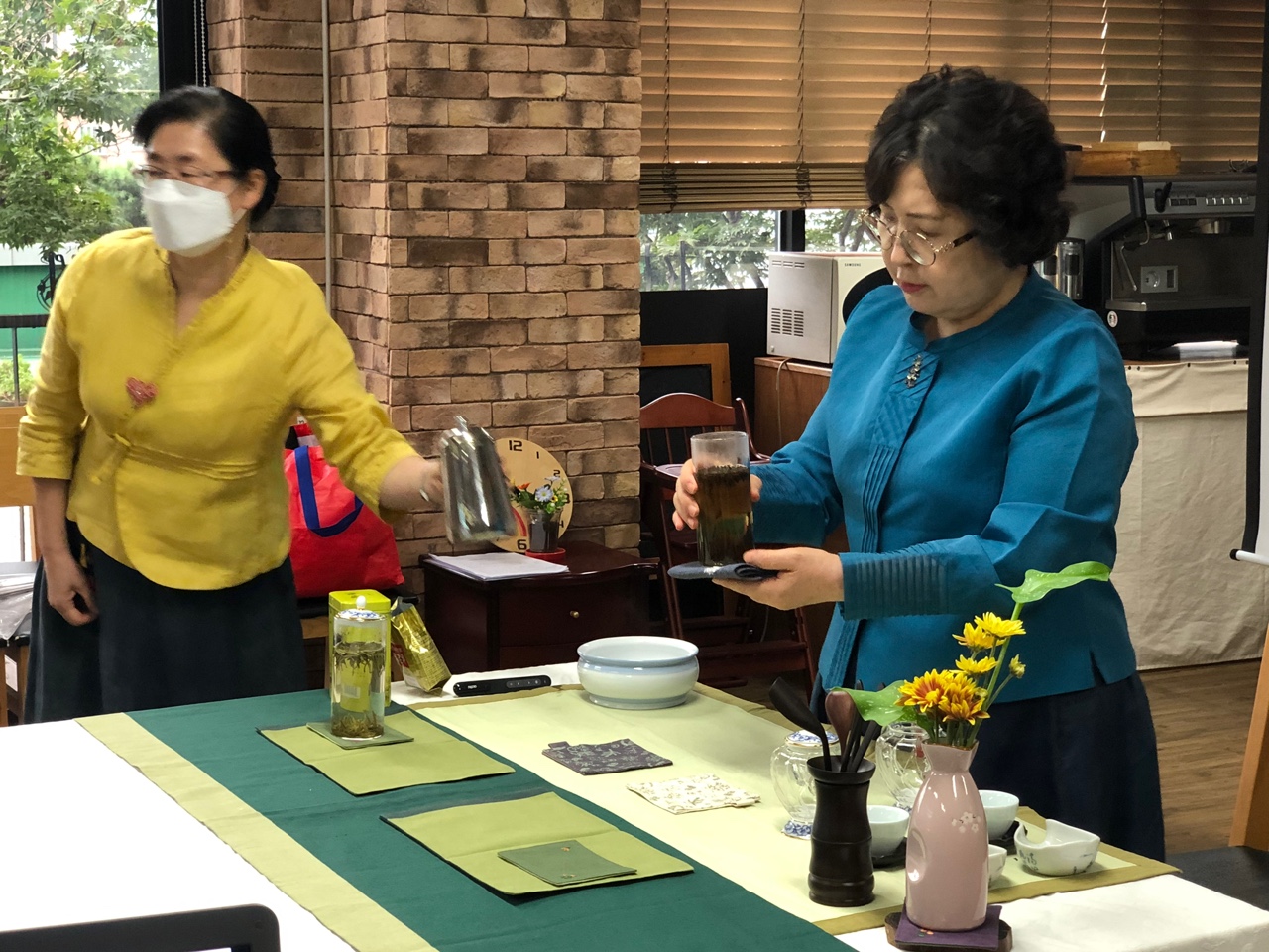 삶의기술 마음을 다독다도 : 찻잔에 담긴 행복 황차와 홍차(21.9.6) 3번 이미지