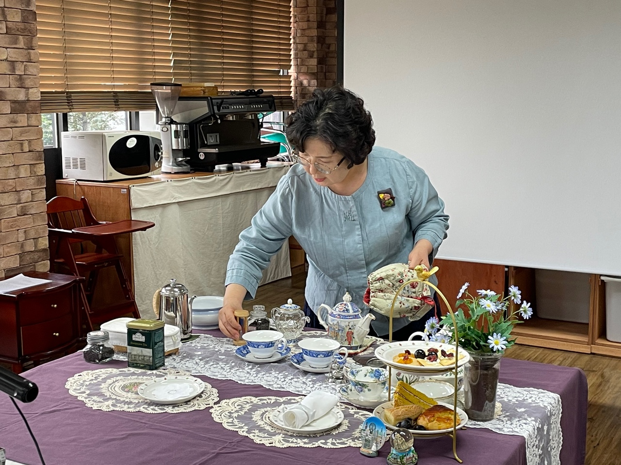 삶의기술 마음을 다독다도 : 찻잔에 담긴 행복 황차와 홍차(21.9.13) 4번 이미지