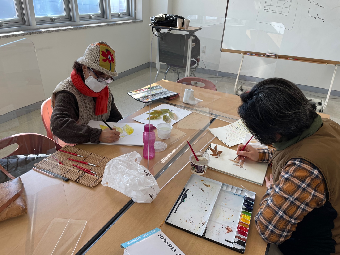 모두의숲 자연에서 놀기:생태드로잉을 통한 감각 깨우기 3번 이미지