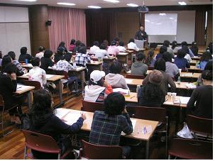 찾아가는 평생학습 맞춤강좌 -엄마가 배우는 역사논술 메인 이미지